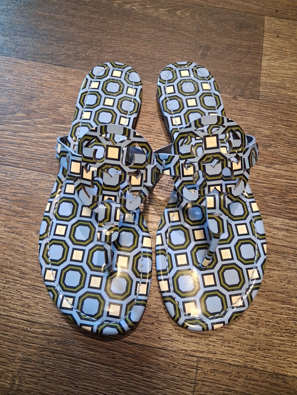 Tory Burch Miller Sandal Chambray Blue Geometric Patent Leather Thong Sz 8M